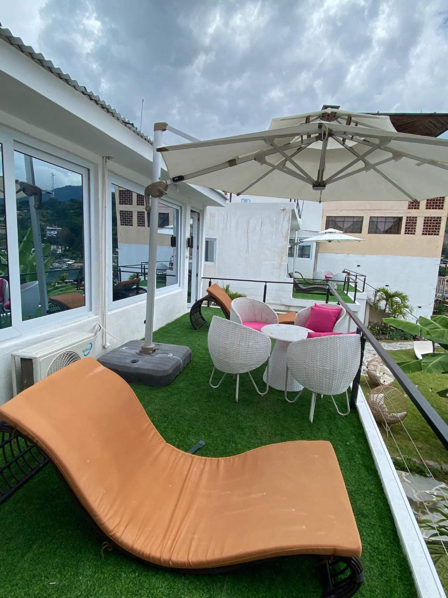 Luxury Atitlan Suites ซานเปโดร ลาลากูนา ภายนอก รูปภาพ